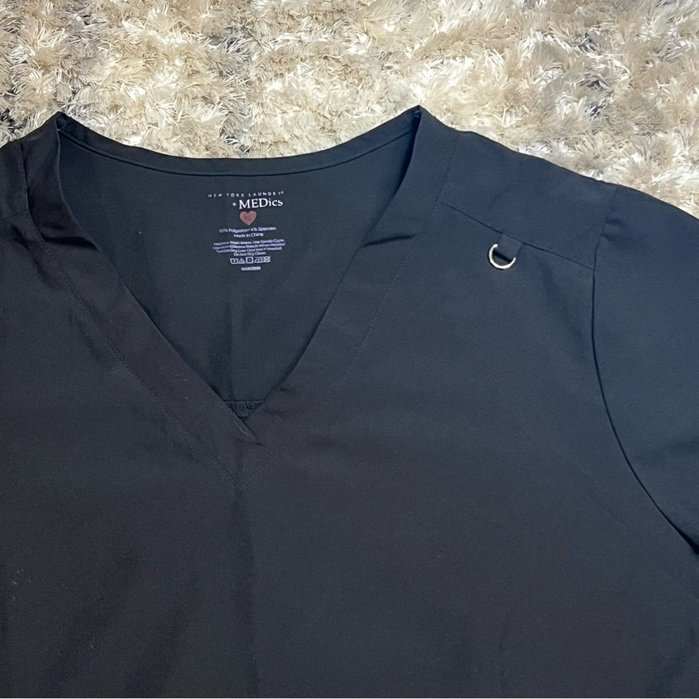 Scrub top - Picture 4 of 4